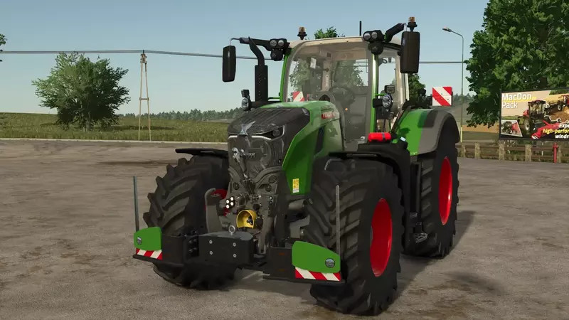 Fendt 700 with Agribumper