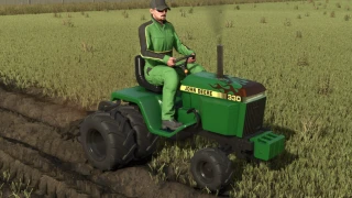 John Deere 330 Lawn Tractor