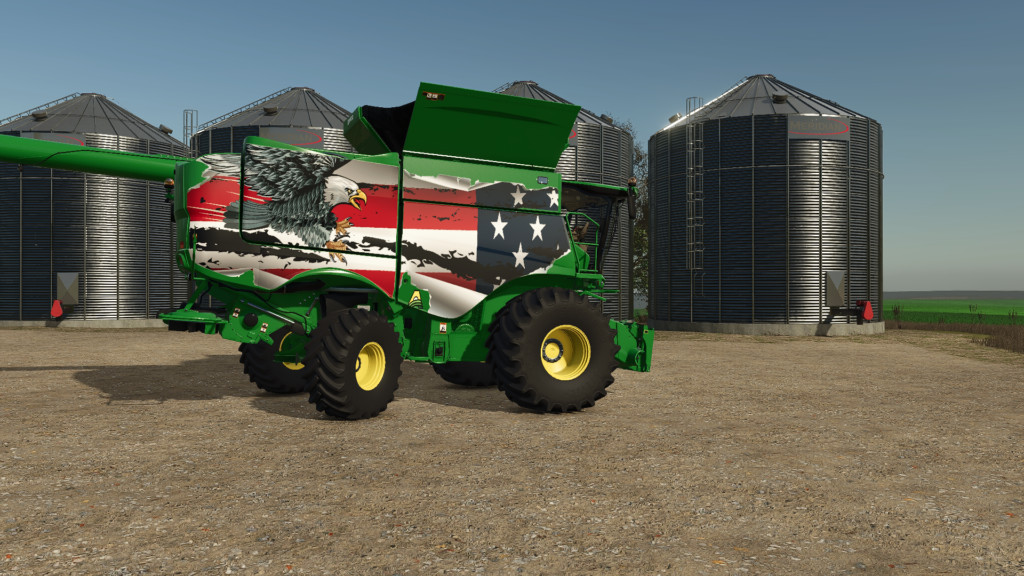 John Deere S700 Combine